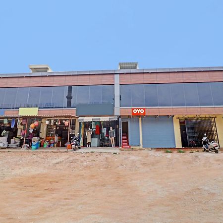 Hotel O Lakshmi Sri Deluxe Boarding & Lodgeing Kumbalgod Exterior foto